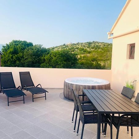 Apartman Nina Posedarje Exteriér fotografie