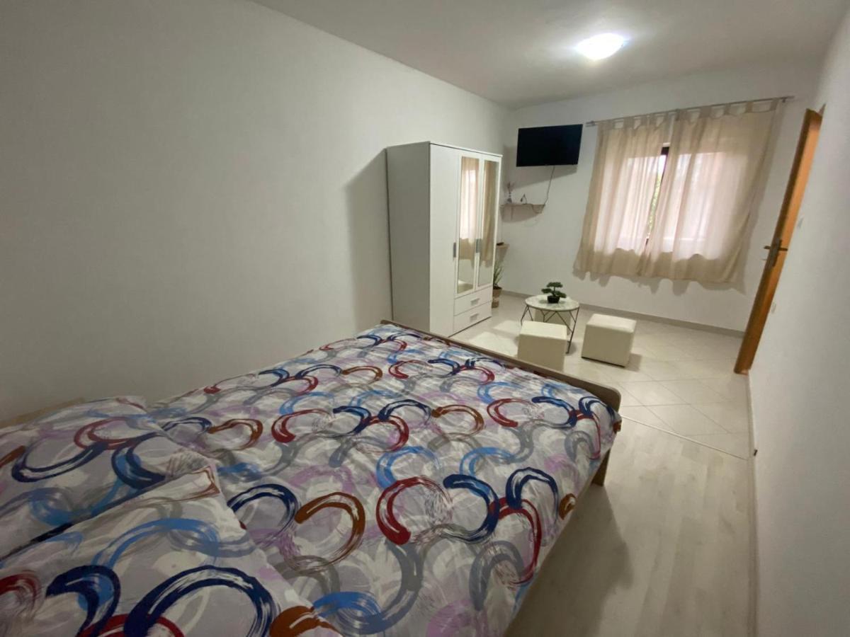 Apartman Nina Posedarje Exteriér fotografie