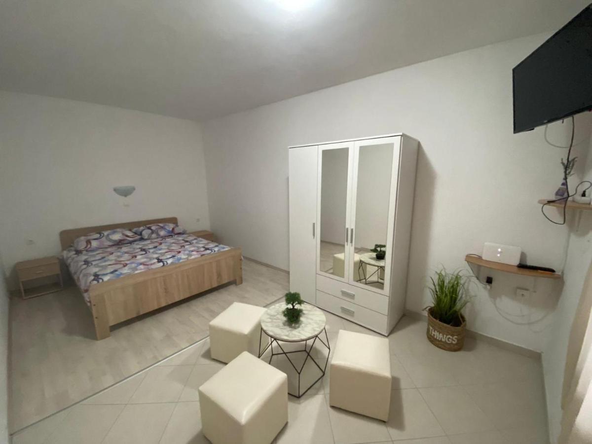 Apartman Nina Posedarje Exteriér fotografie
